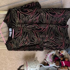 Kathy Ireland Stretchy Glamourous Black & Swirly Gold Details Blouse Top sz 1X